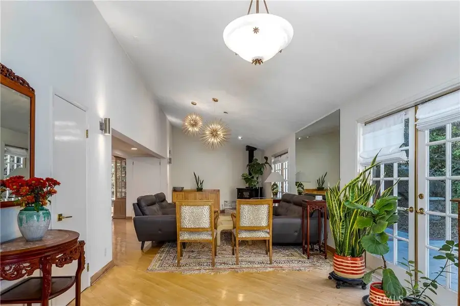 5828 Calvin, Tarzana, CA 91356 - Image #2