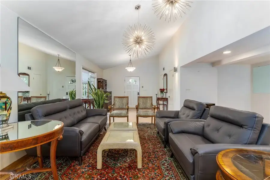 5828 Calvin, Tarzana, CA 91356 - Image #3