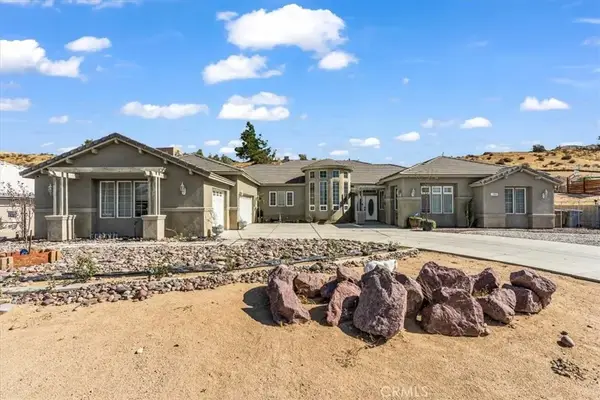 17601 Bangor, Hesperia, CA 92345