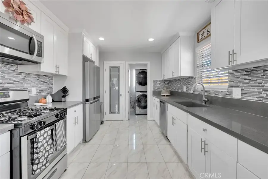 5327 W Avenue L2, Lancaster, CA 93536 - #3