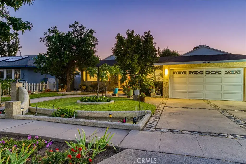 10049 Langdon, San Fernando Valley, CA 91345 - Image #1
