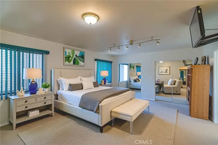 10049 Langdon, San Fernando Valley, CA 91345 - Image #3