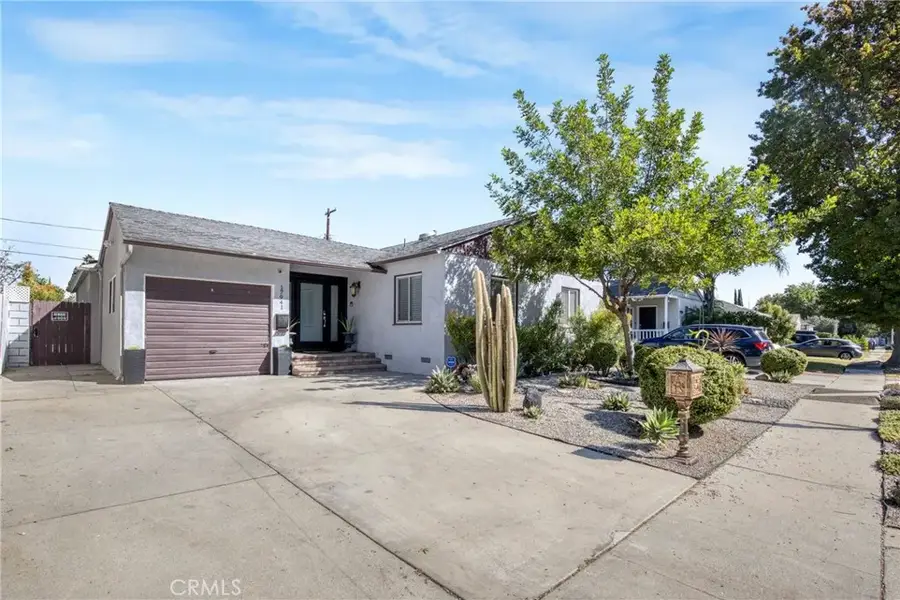 17941 Emelita Street, Encino, CA 91316 - Image #3