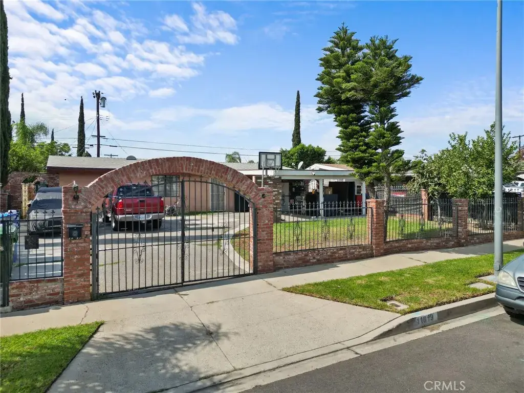 11819 Chivers Avenue, Pacoima, CA 91331 - Image #1