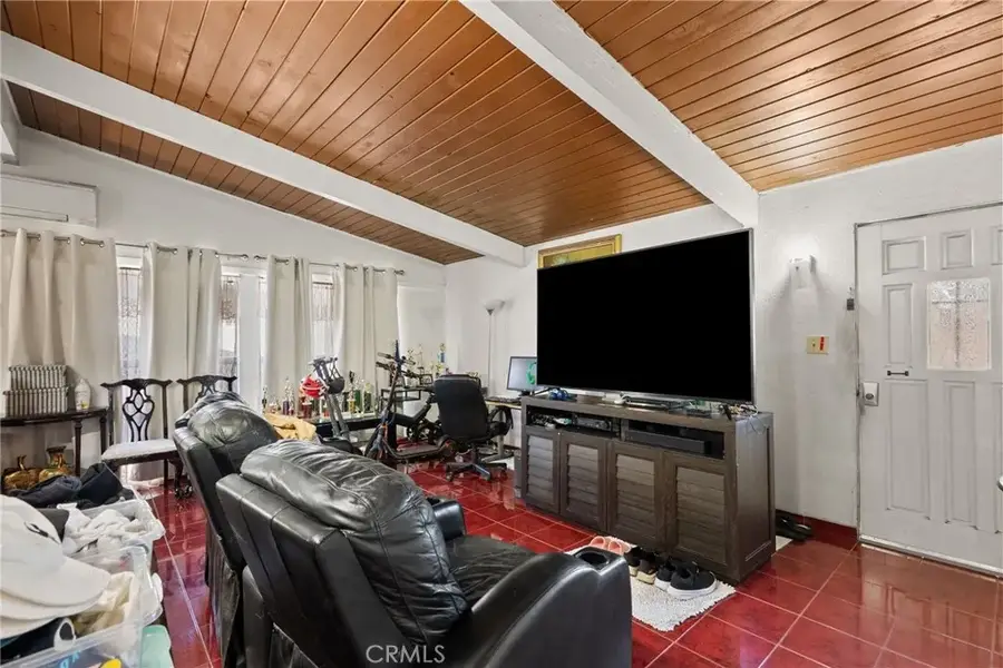 11819 Chivers Avenue, Pacoima, CA 91331 - Image #3