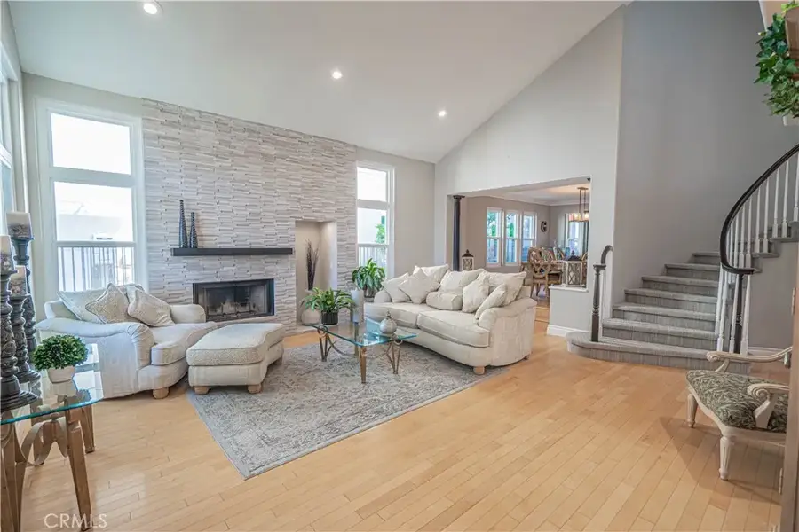 23678 White Oak Court, Newhall, CA 91321 - Image #2