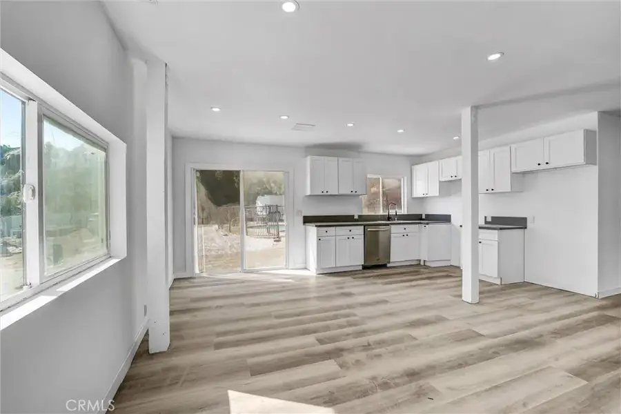 107 Ventura, Chatsworth, CA 91311 - Image #2