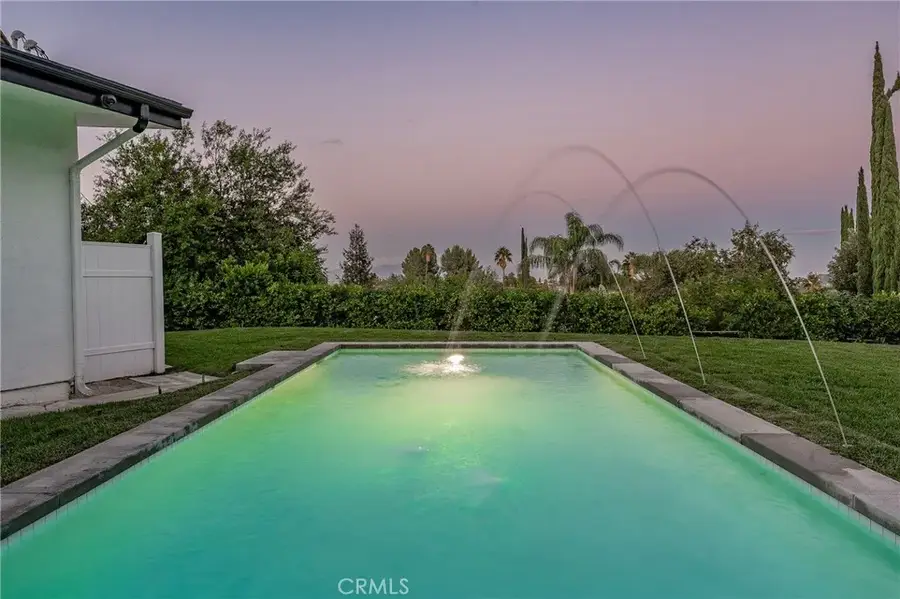 5700 El Canon Avenue, Woodland Hills, CA 91367 - Image #2