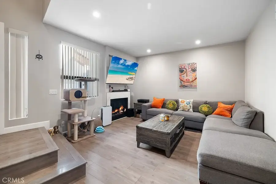 1340 Glenwood Road #8, Glendale, CA 91201 - Image #3