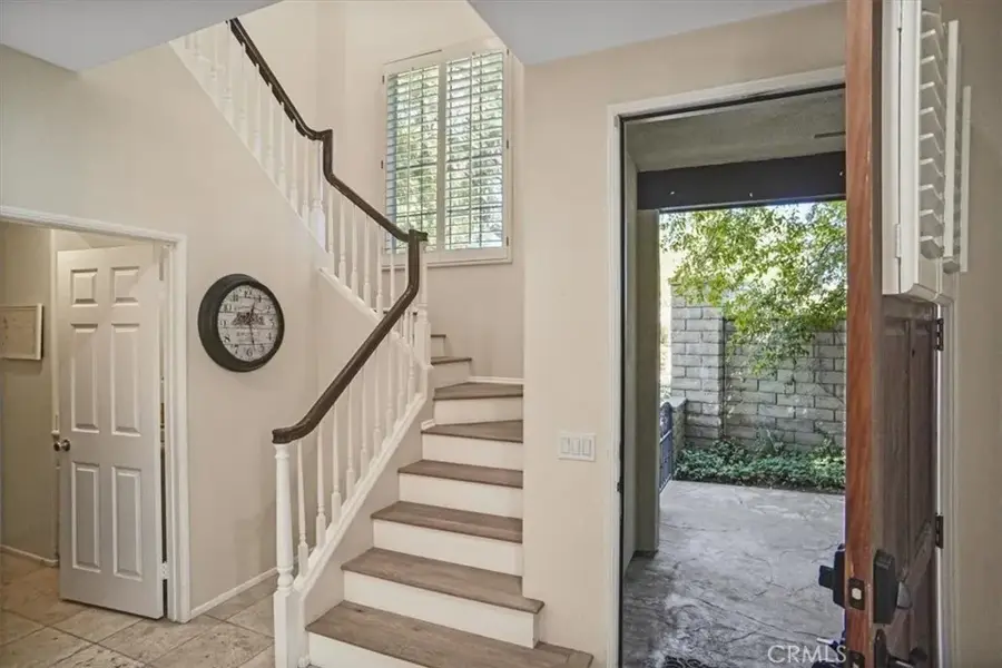 24600 Avignon, Valencia, CA 91355 - Image #3