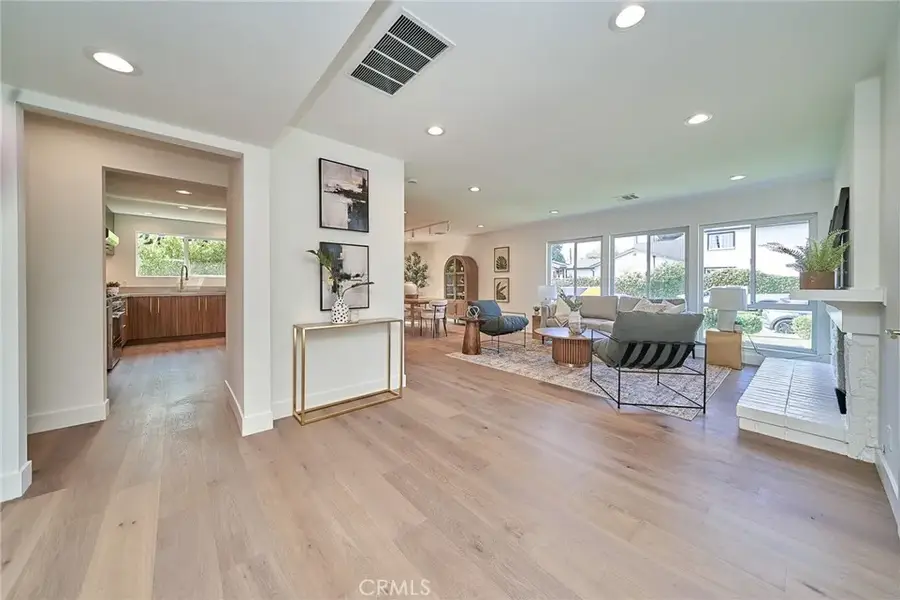 9604 Swinton, North Hills, CA 91343 - #3