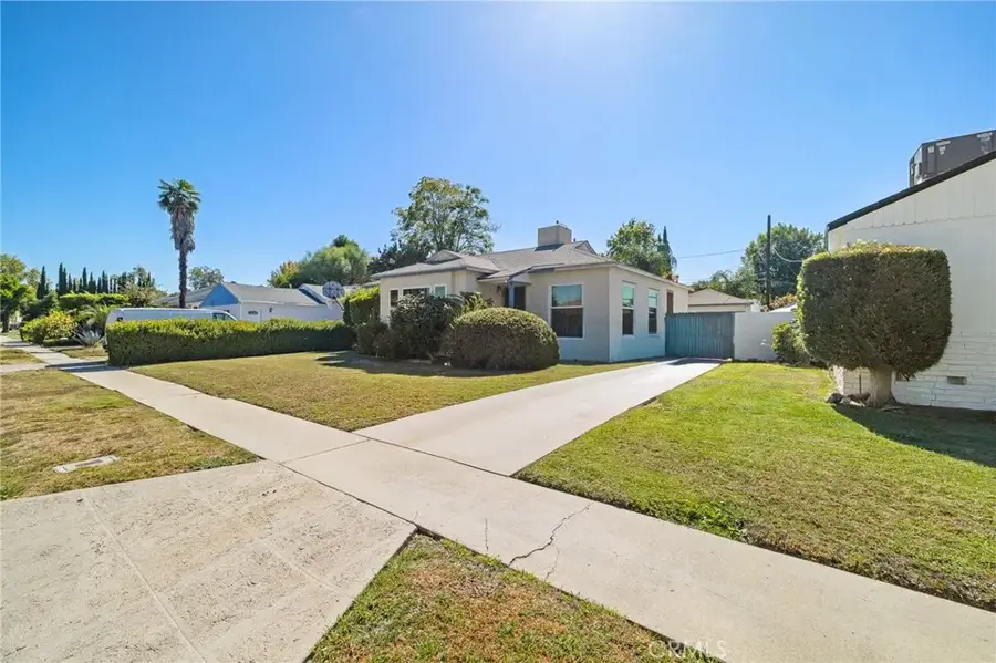 17650 Welby Way, Lake Balboa, CA 91406 - Image #2