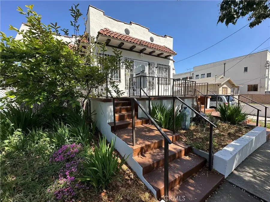 1528 N Alexandria, Los Angeles, CA 90027 - Image #2