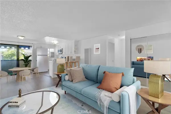 18530 Hatteras Street #209, Tarzana, CA 91356