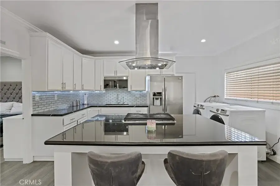 1023 W 51st, Los Angeles, CA 90037 - Image #2