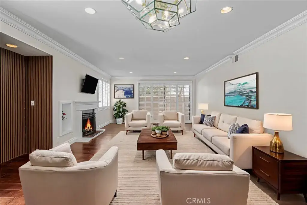 17140 Burbank Boulevard #105, Encino, CA 91316 - Image #1