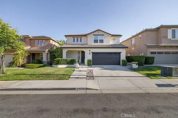 19924 Via Joyce Drive, Saugus, CA 91350