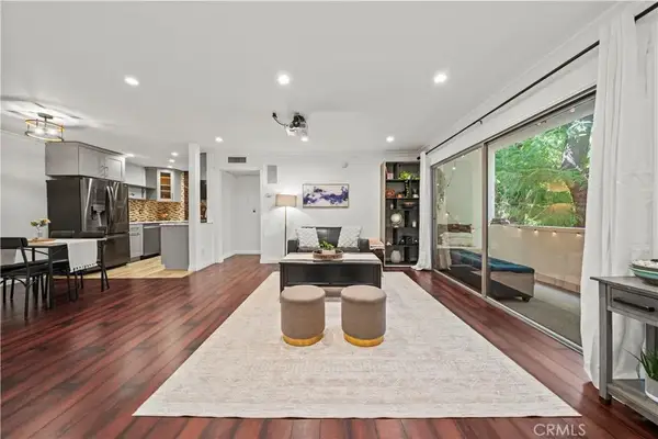 5215 Balboa Boulevard #203, Encino, CA 91316