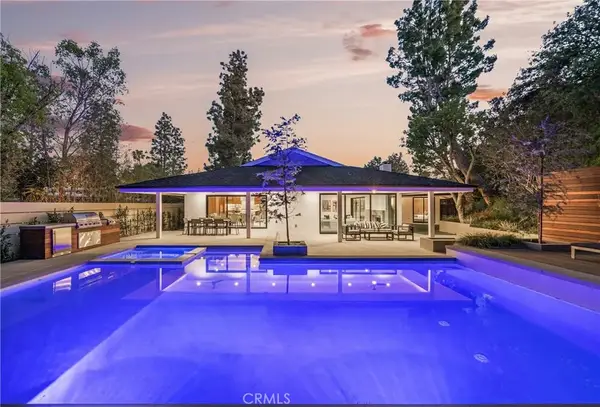 16105 Clear Oak Drive, Encino, CA 91436