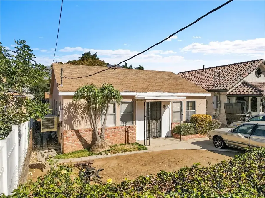 8421 Grenoble, Sunland, CA 91040 - Image #2