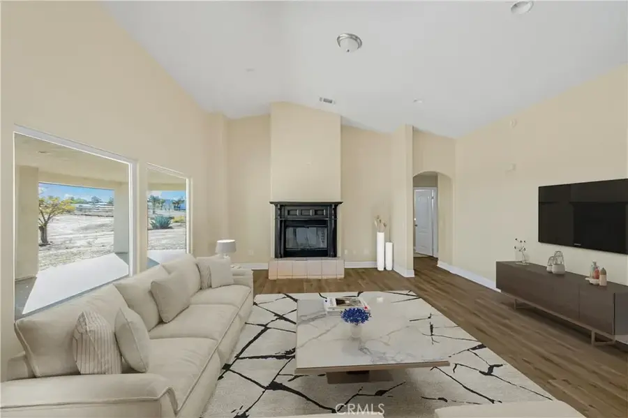 10575 Tumbleweed, Phelan, CA 92371 - Image #3