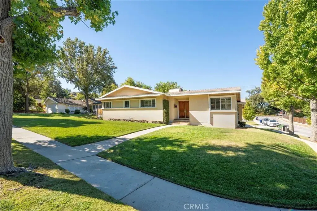 25085 Highspring, Newhall, CA 91321 - Image #1