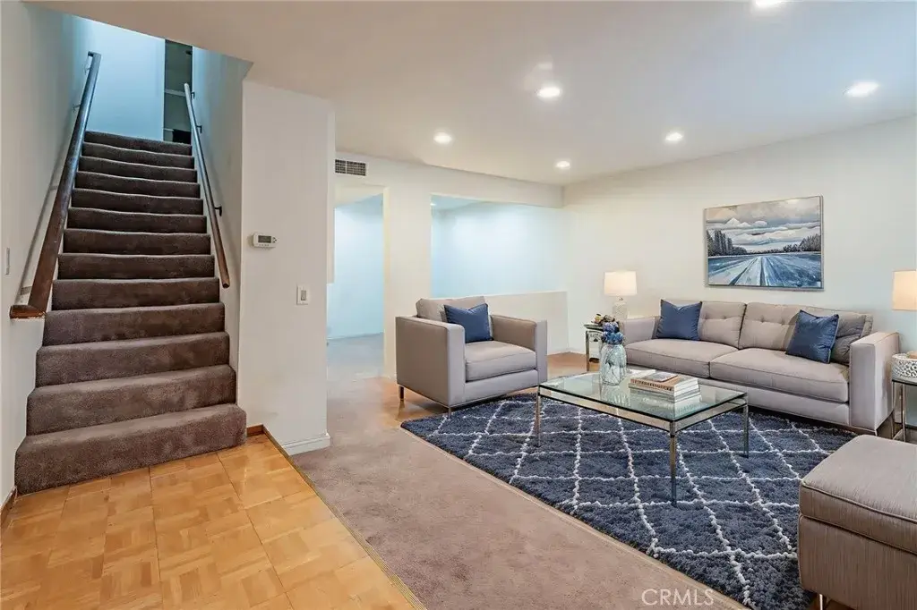 22038 Vanowen Street #113, Woodland Hills, CA 91303 - Image #1