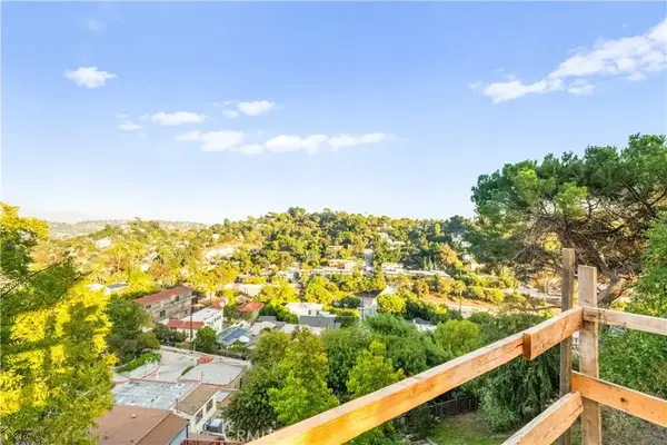 2252 Edendale, Silver Lake, CA 90039