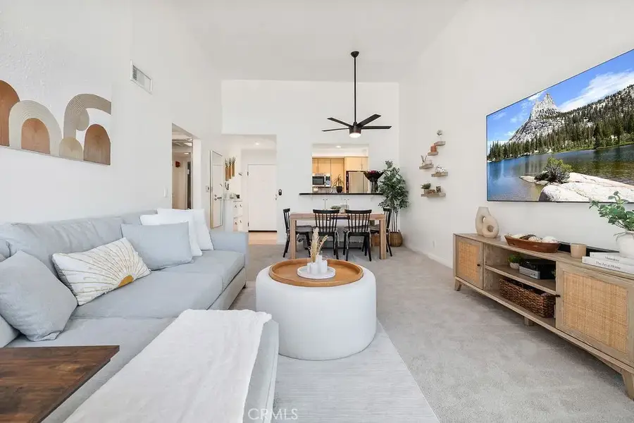 7826 Topanga Canyon Boulevard #301, Canoga Park, CA 91304 - Image #2