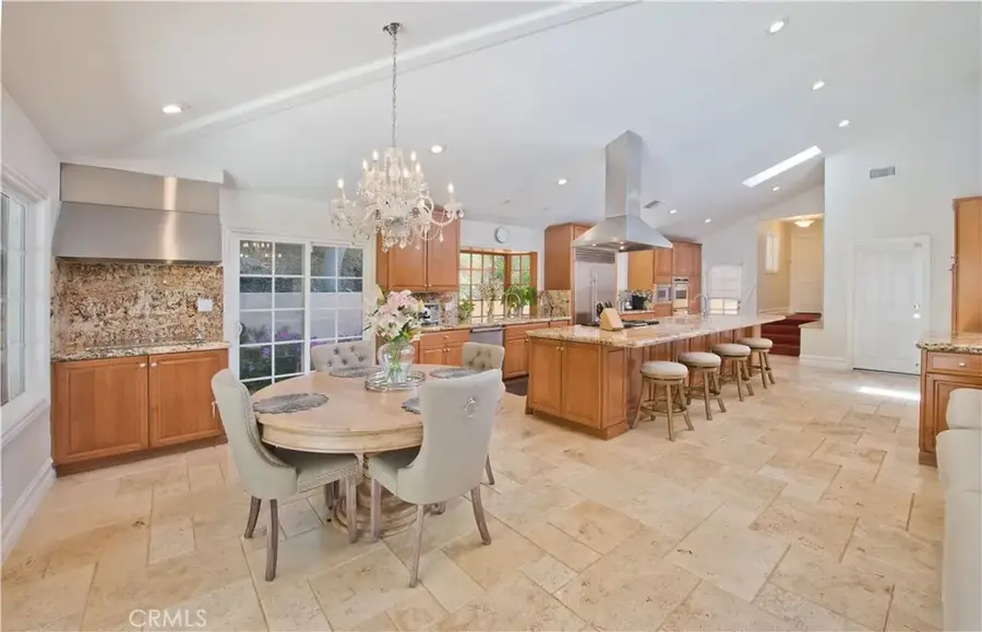 16677 Calneva Drive, Encino, CA 91436 - Image #2