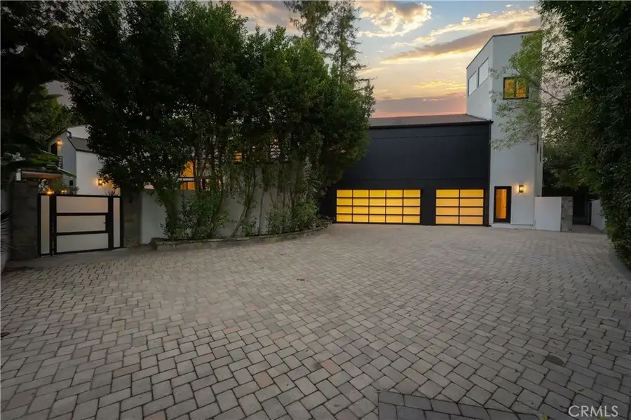 23248 Canzonet, Woodland Hills, CA 91367 - Image #2