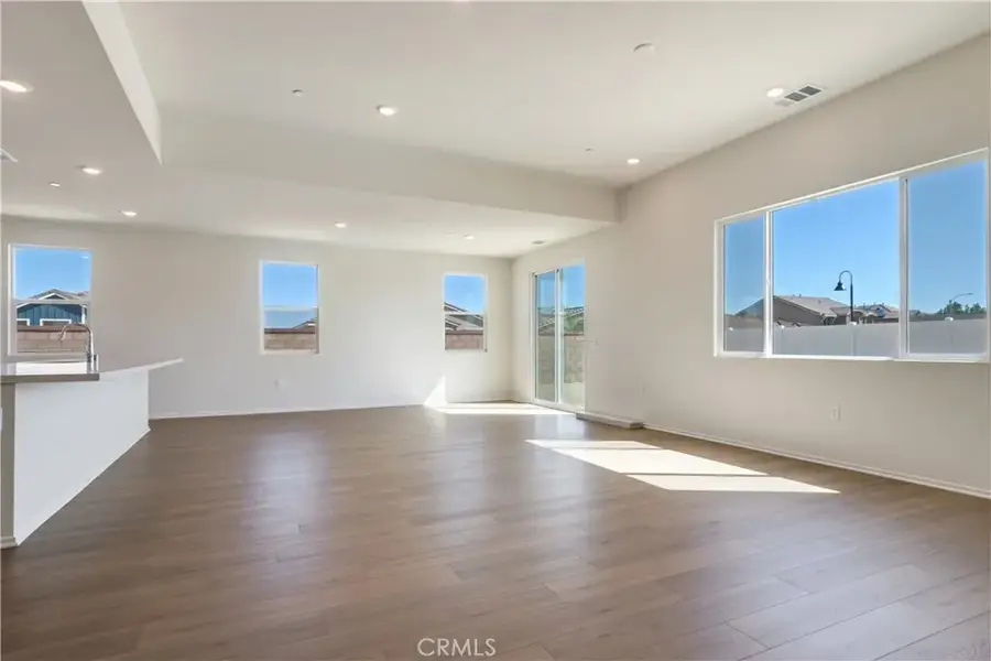 45652 Rachel Avenue, Lancaster, CA 93534 - Image #3