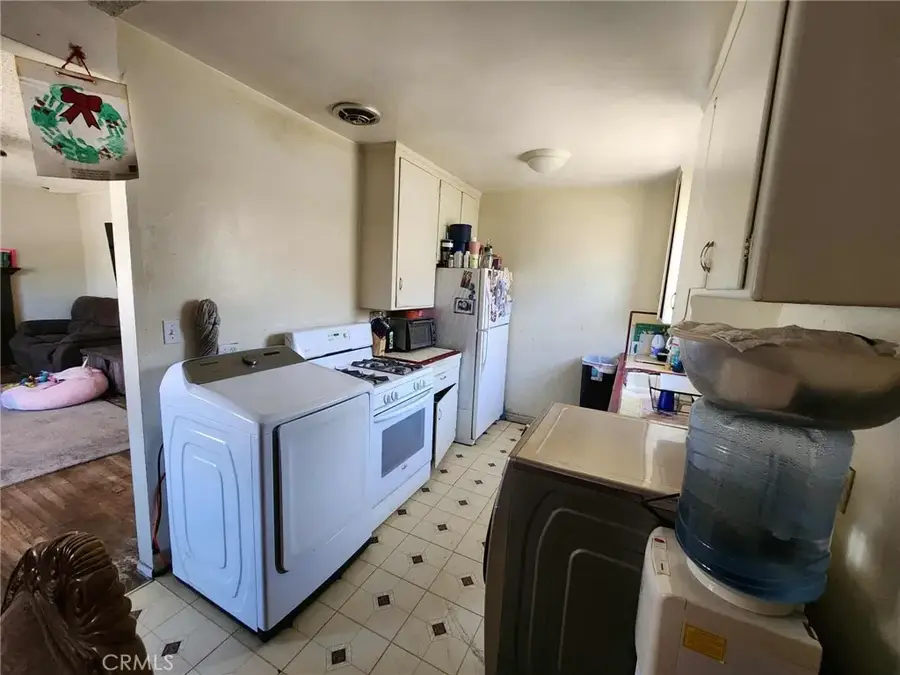 15320 Bledsoe Street, Sylmar, CA 91342 - Image #3