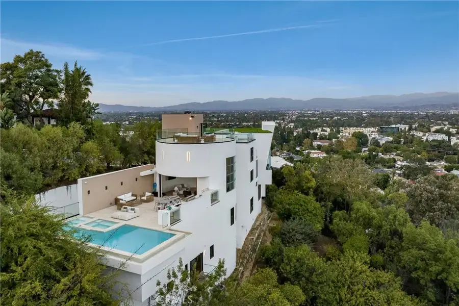 3596 Woodhill Canyon, Studio City, CA 91604 - Image #2