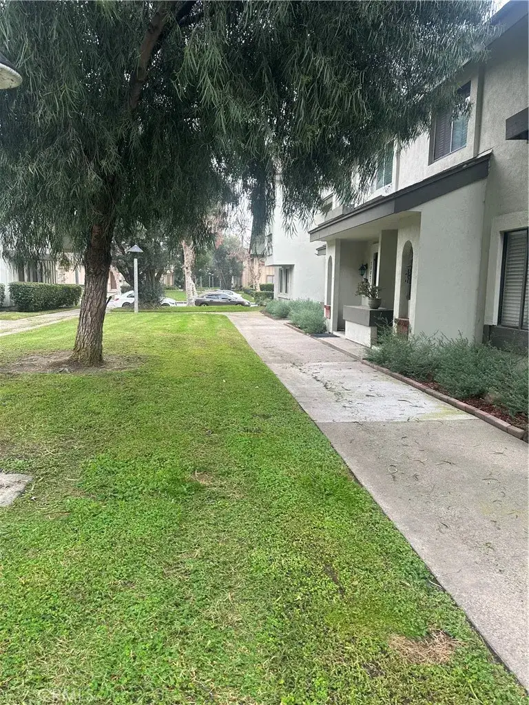 10023 Karmont Avenue, South Gate, CA 90280 - #2