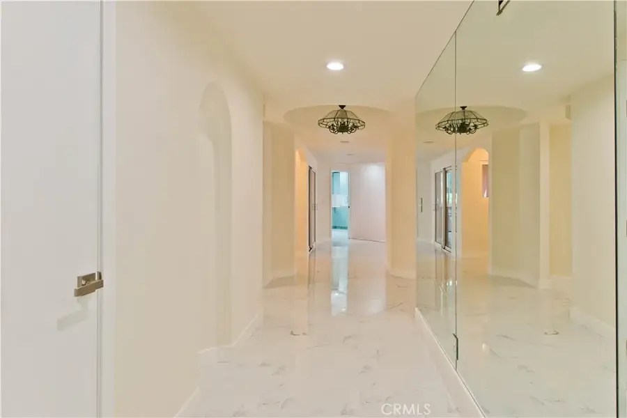 5333 Zelzah Avenue #102, Encino, CA 91316 - Image #3
