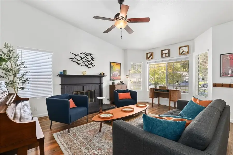 27819 Sumner, Saugus, CA 91350 - Image #3