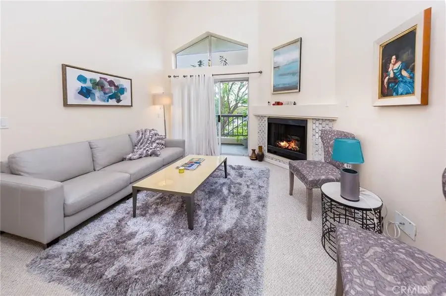 5515 Canoga Avenue #305, Woodland Hills, CA 91367 - Image #2