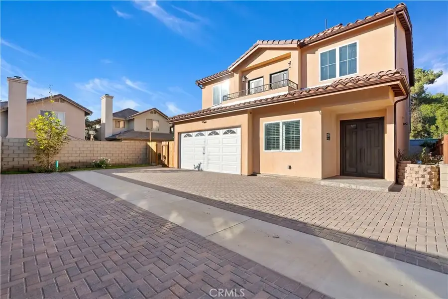 20819 W Seasons Lane, Winnetka, CA 91306 - Image #2
