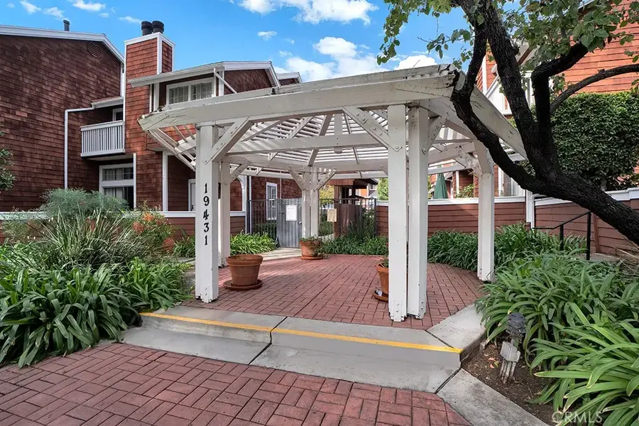 19431 Sherman Way #10, Reseda, CA 91335 - Image #2