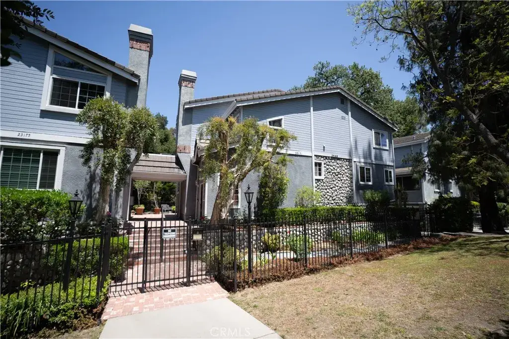 23169 Mulholland #3, Woodland Hills, CA 91364 - Image #1