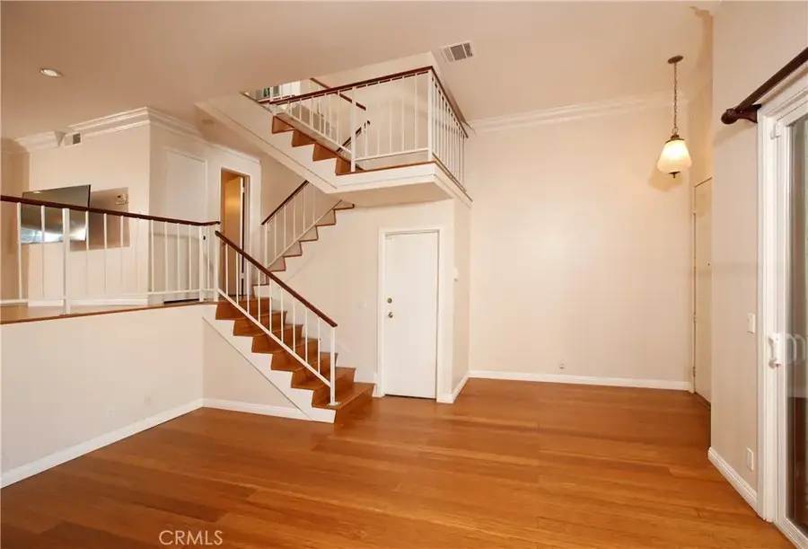 400 W Riverside Drive #2, Burbank, CA 91506 - Image #3