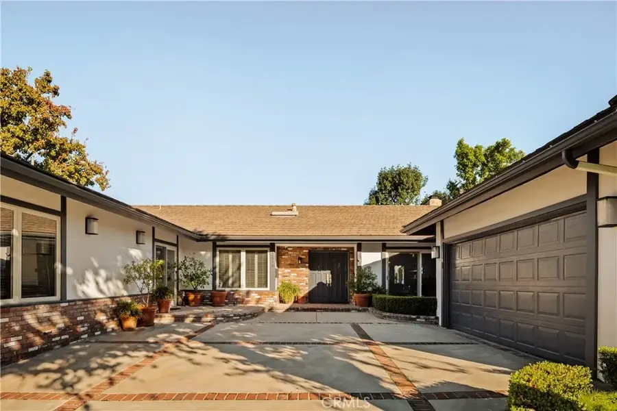 22370 Algunas Road, Woodland Hills, CA 91364 - Image #2