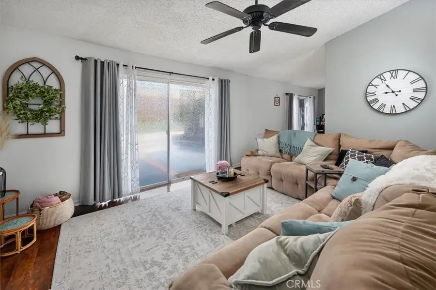 28308 Simsalido Avenue, Canyon Country, CA 91387 - Image #3