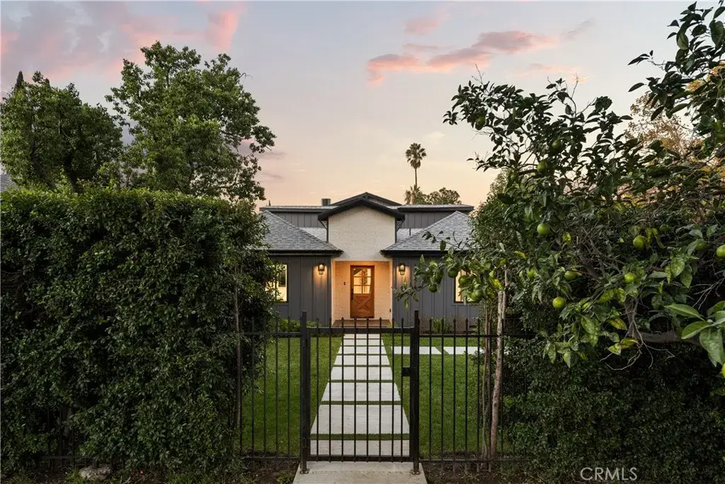 13541 Chandler Boulevard, Sherman Oaks, CA 91401 - Image #1