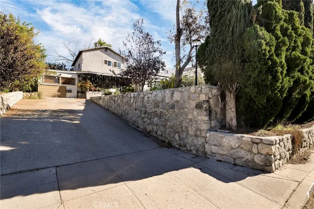 10358 Las Lunitas Avenue, Tujunga, CA 91042 - #1