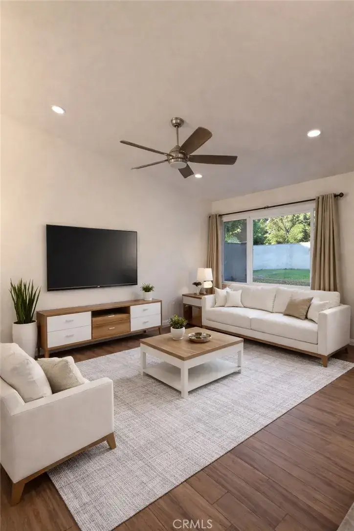 28381 Robin, Saugus, CA 91350 - Image #3