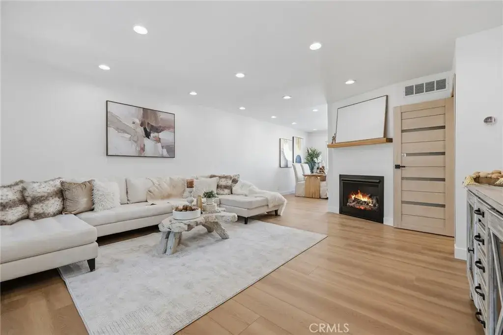 9502 Via Salerno, Burbank, CA 91504 - Image #1