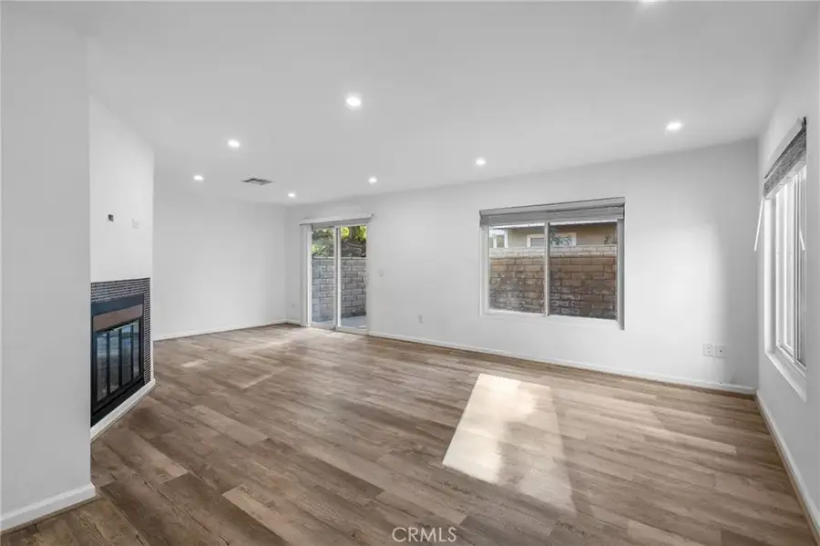 31315 The Old Road #D, Castaic, CA 91384 - Image #2