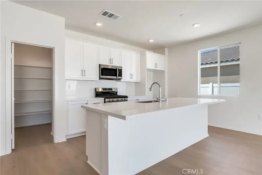 1577 E Houlguin Street, Lancaster, CA 93535 - #3